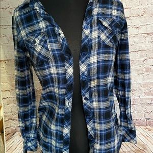 Medium - blue plaid top